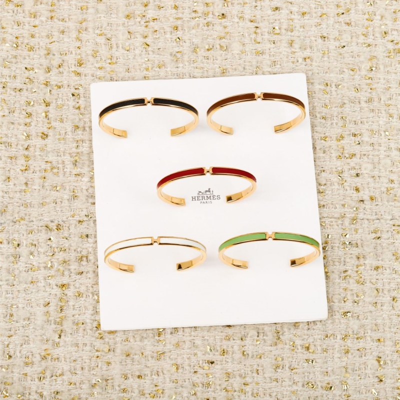 H**me5 bracelets